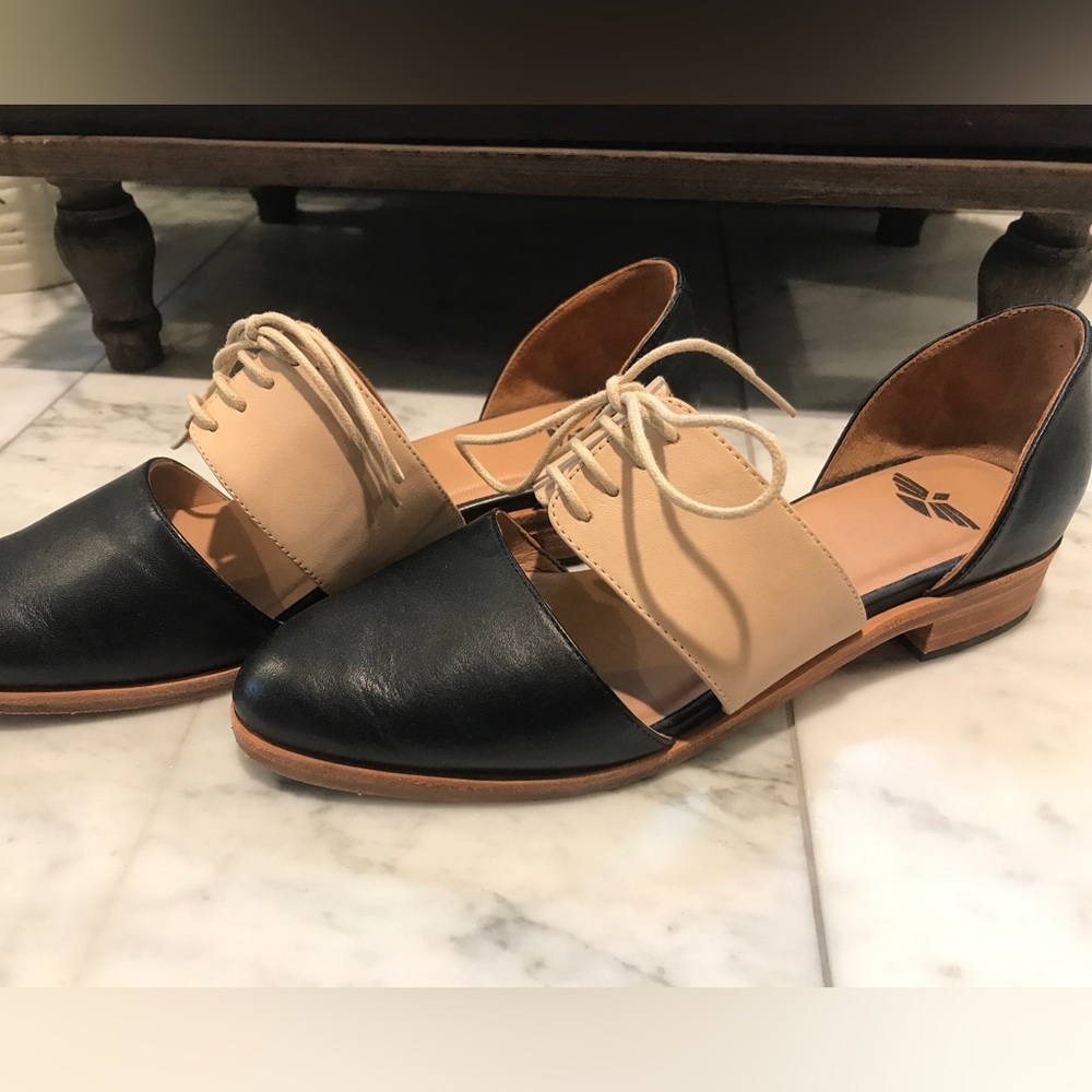 Fortress of Inca Carmen black & cream flats